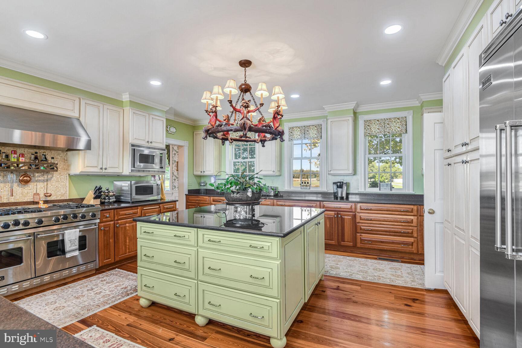 ROYAL OAK - Residential