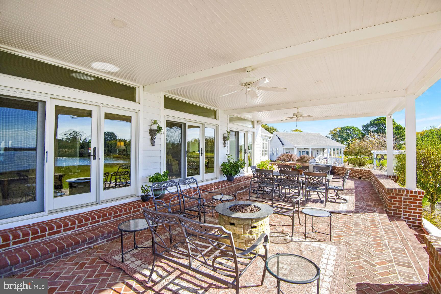 ROYAL OAK - Residential