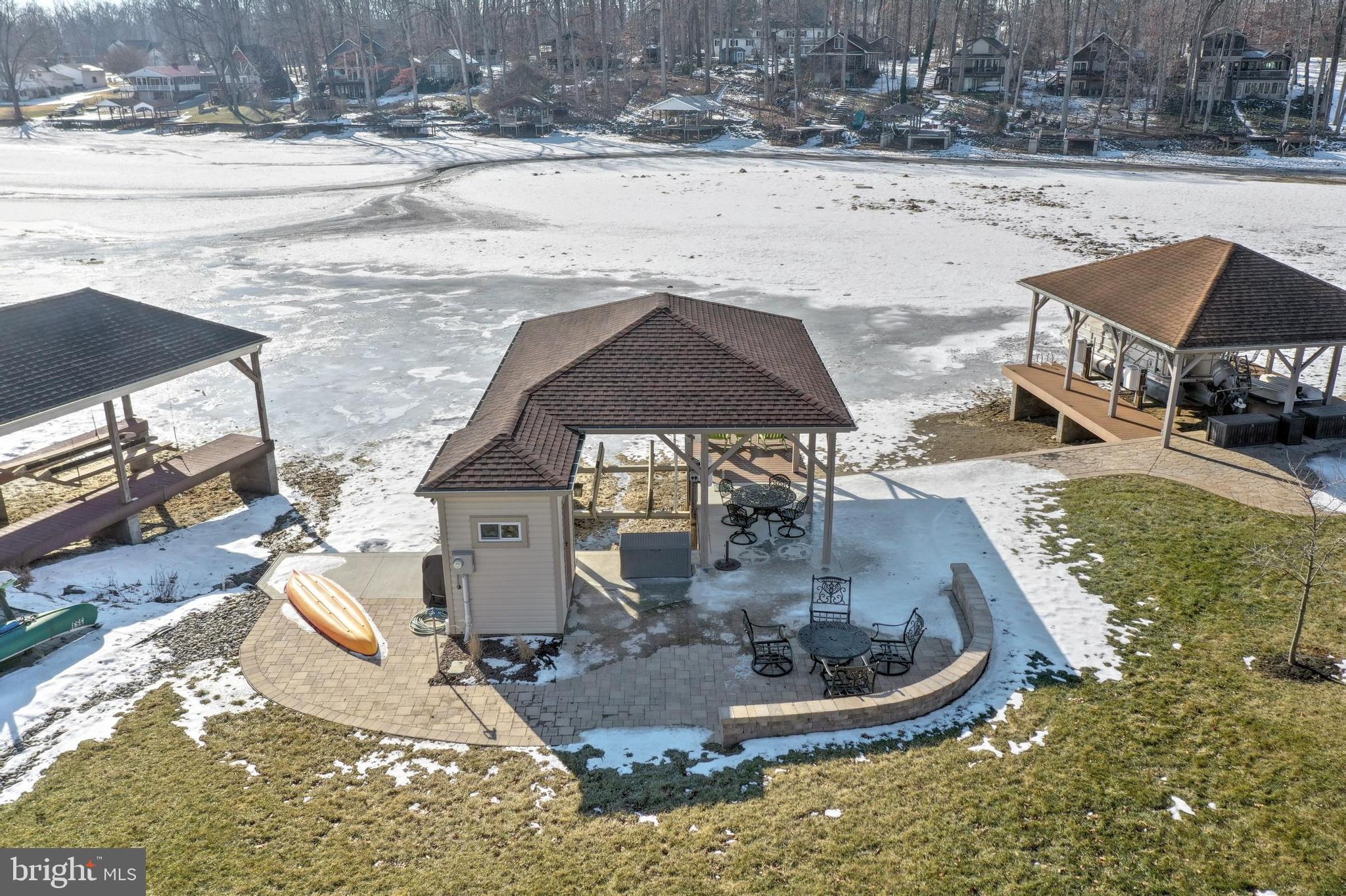 LAKE MEADE - Land