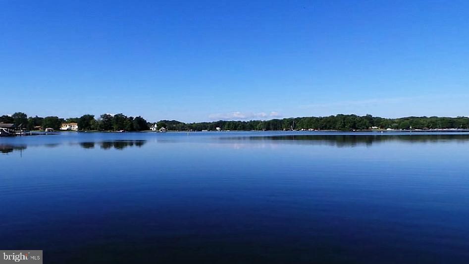 LAKE MEADE - Land