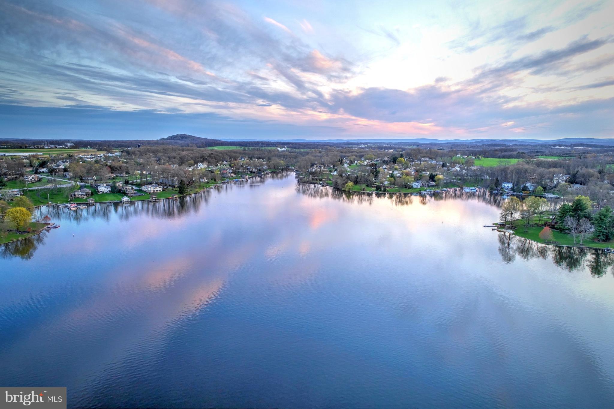 LAKE MEADE - Land
