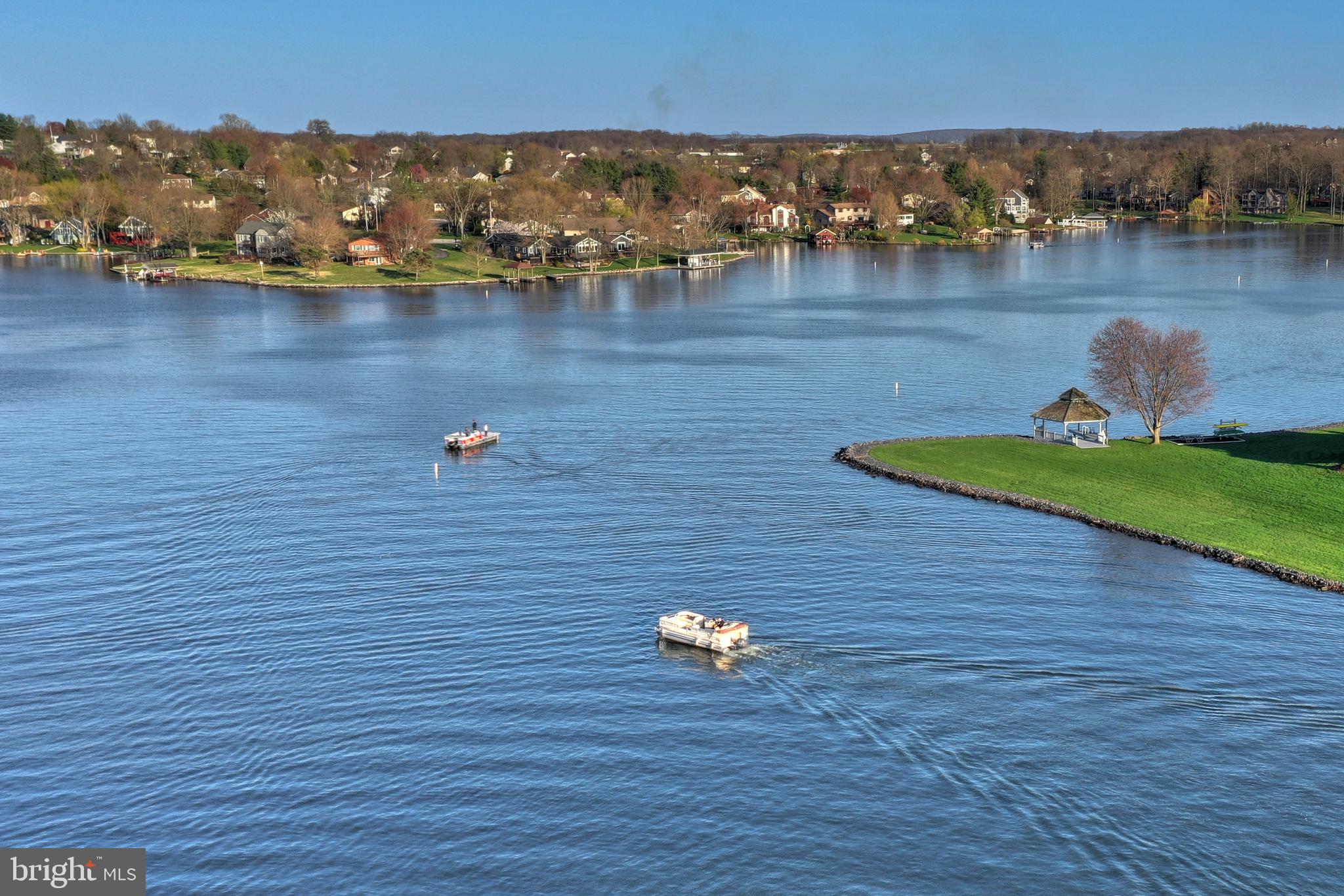 LAKE MEADE - Land