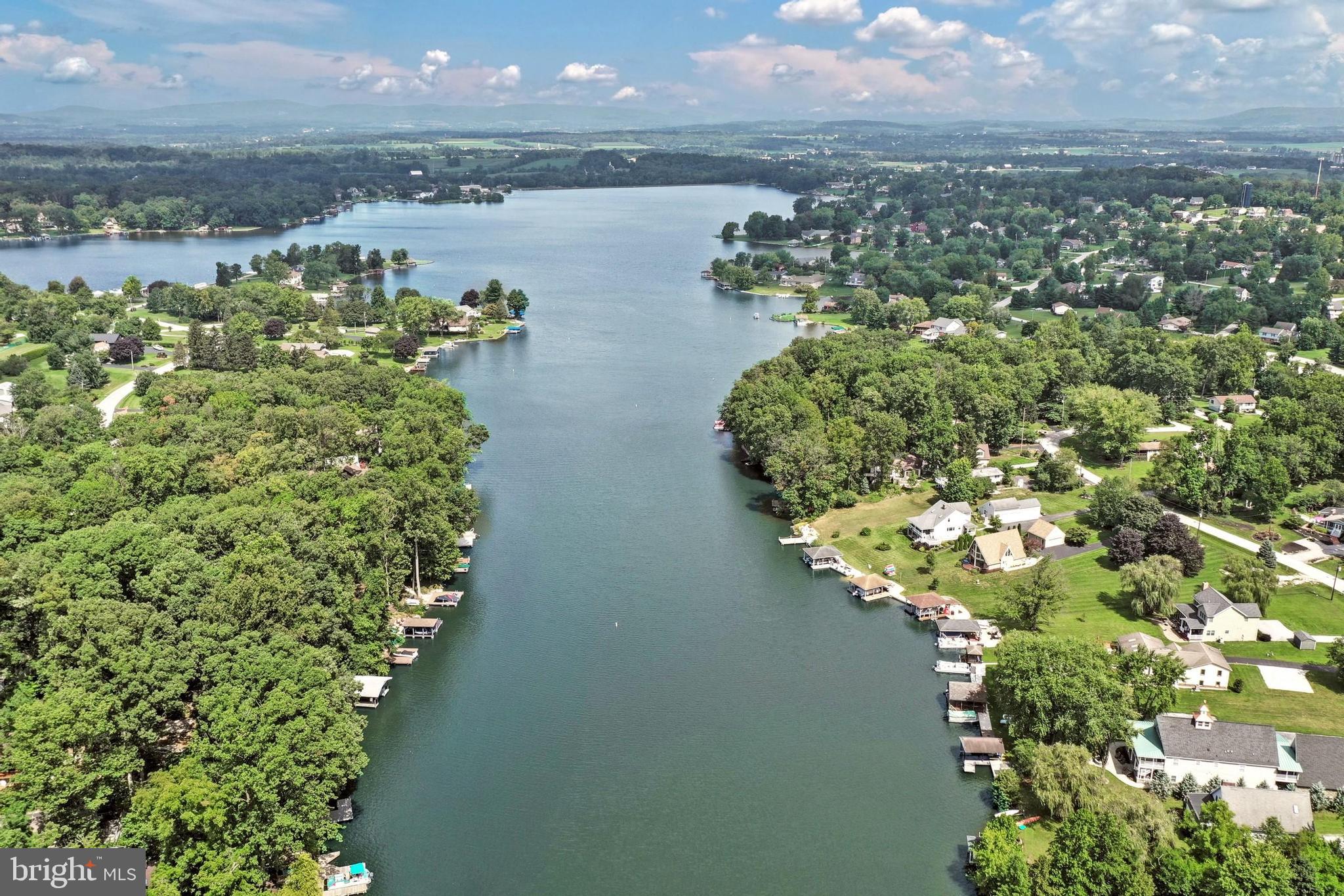 LAKE MEADE - Land
