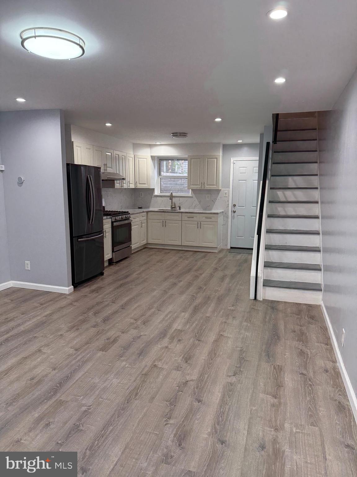POINT BREEZE - Residential