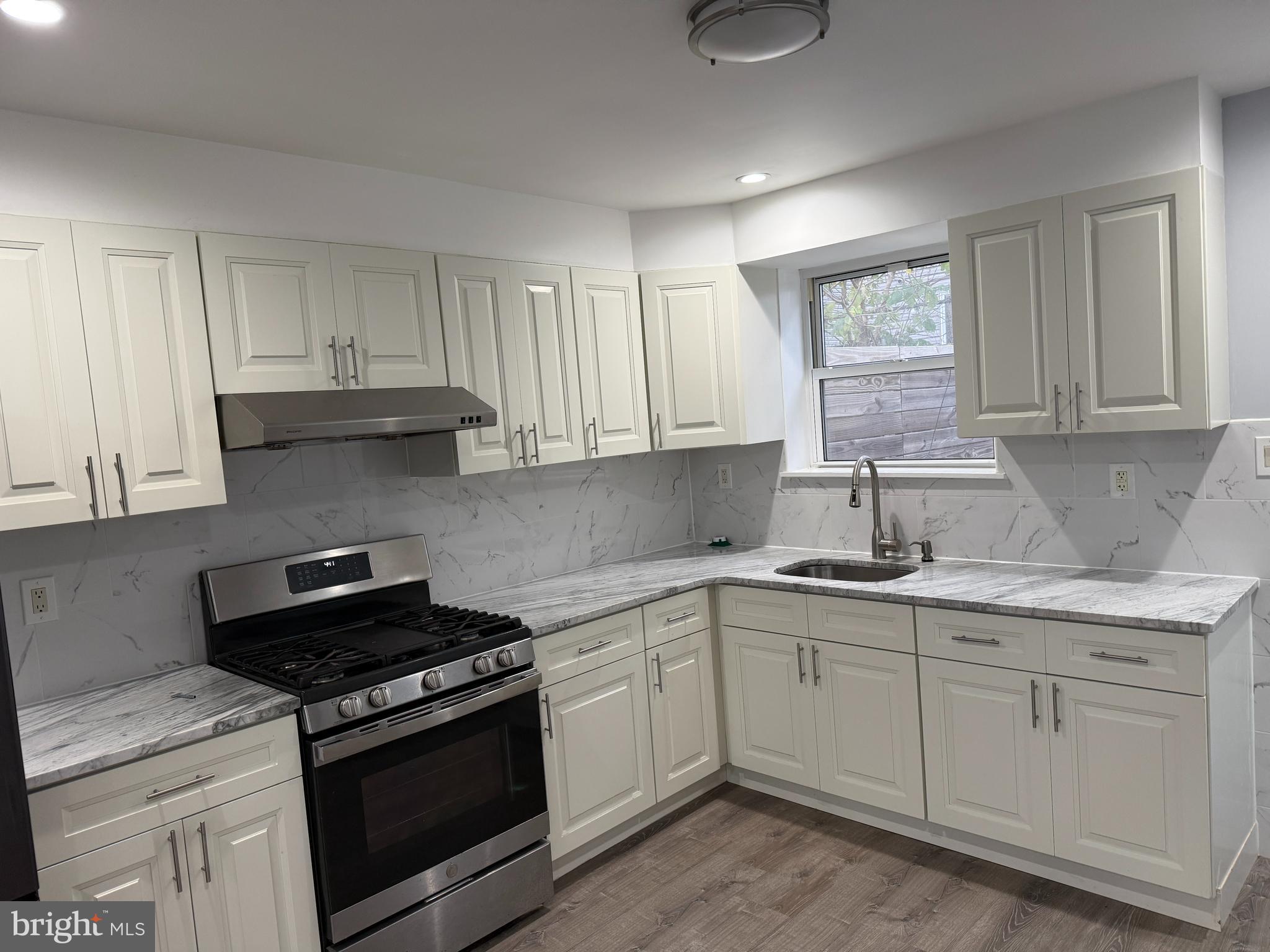 POINT BREEZE - Residential
