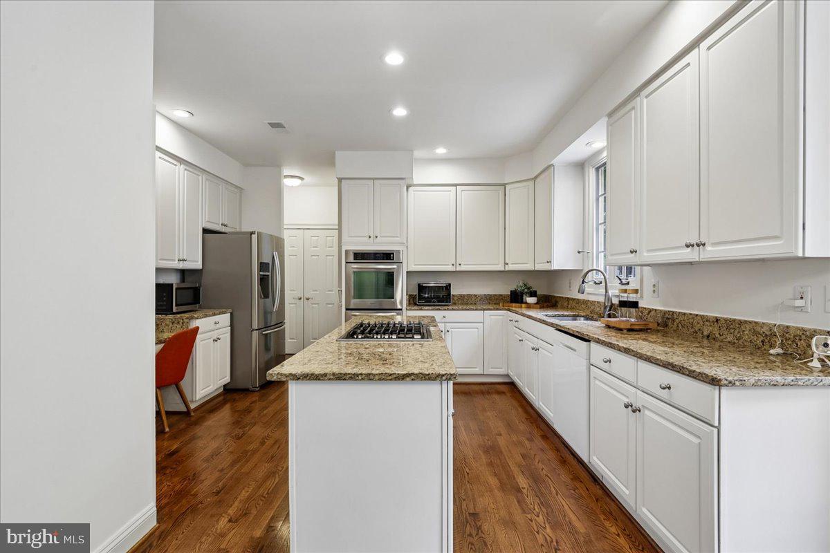 LIGON KNOLLS - Residential