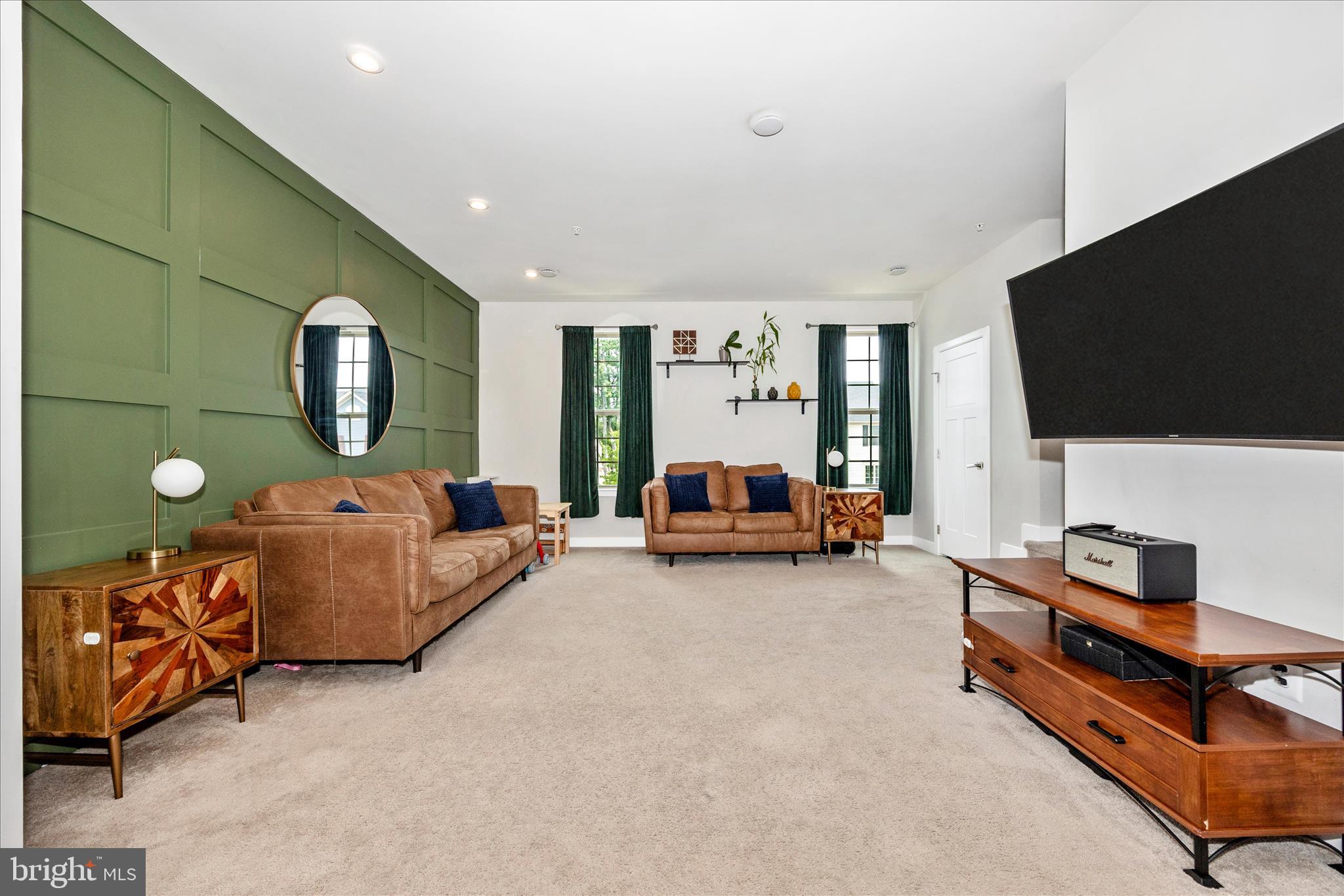 LAKE LINGANORE - Residential