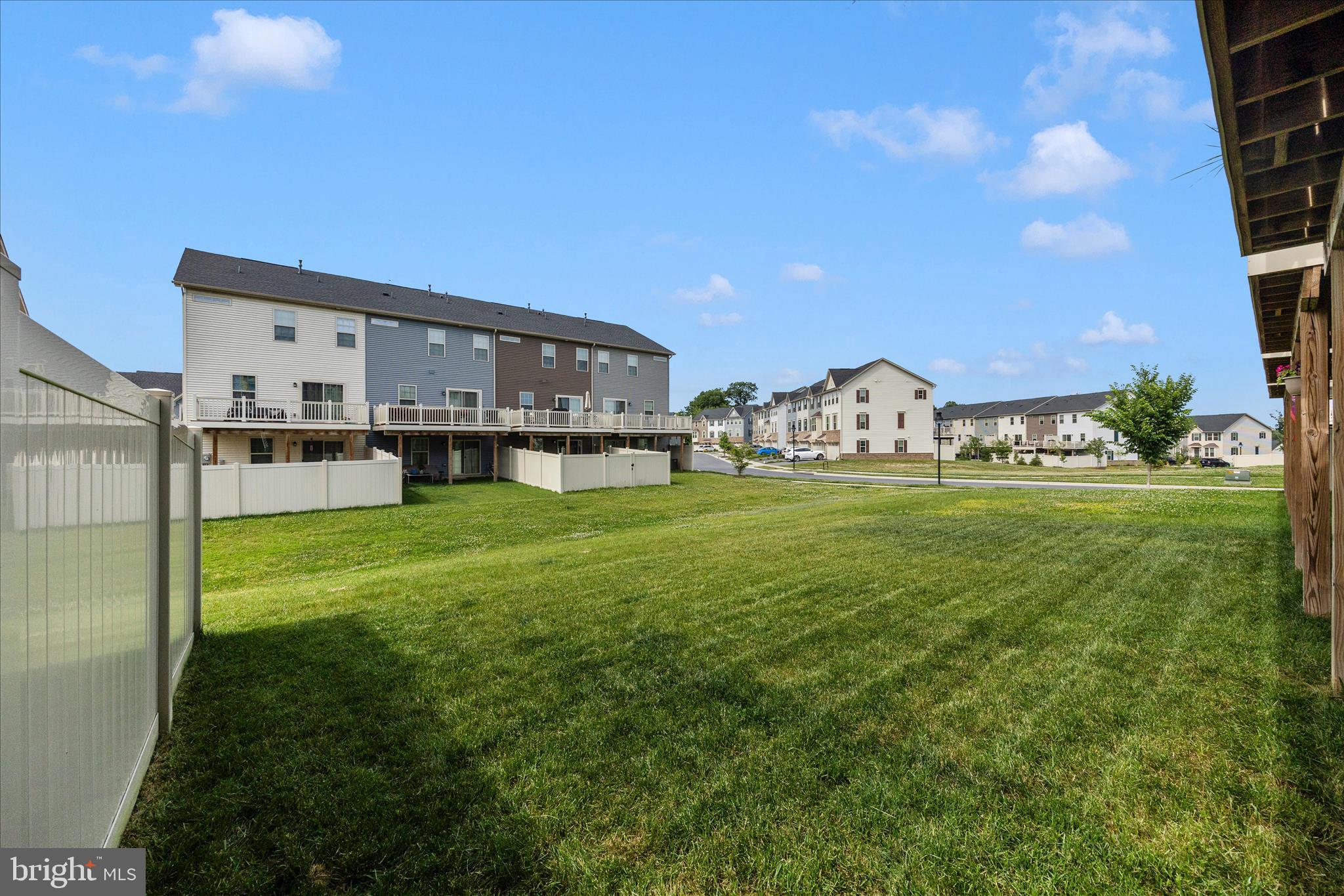 LAKE LINGANORE - Residential