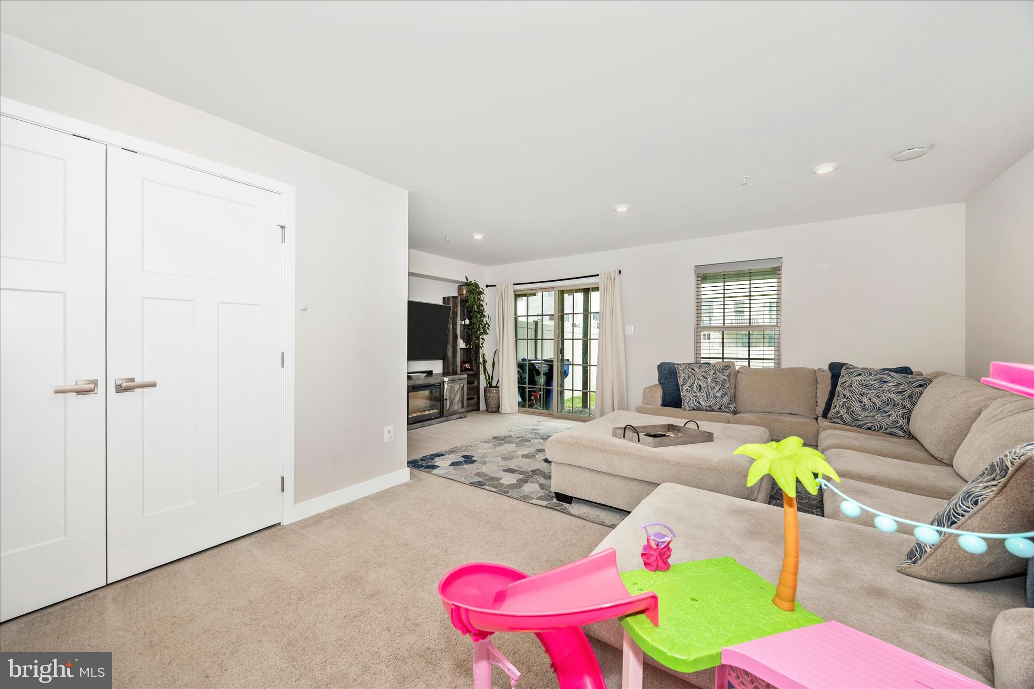 LAKE LINGANORE - Residential