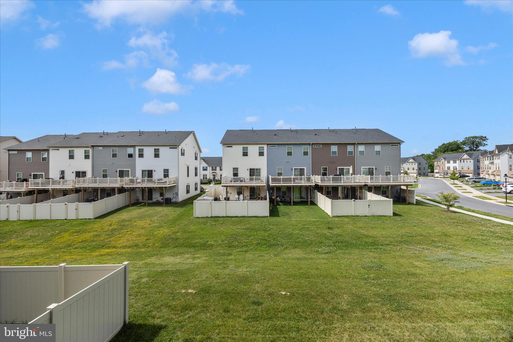 LAKE LINGANORE - Residential