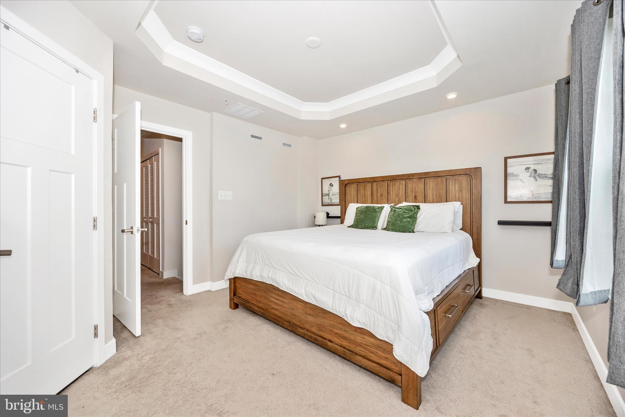 LAKE LINGANORE - Residential