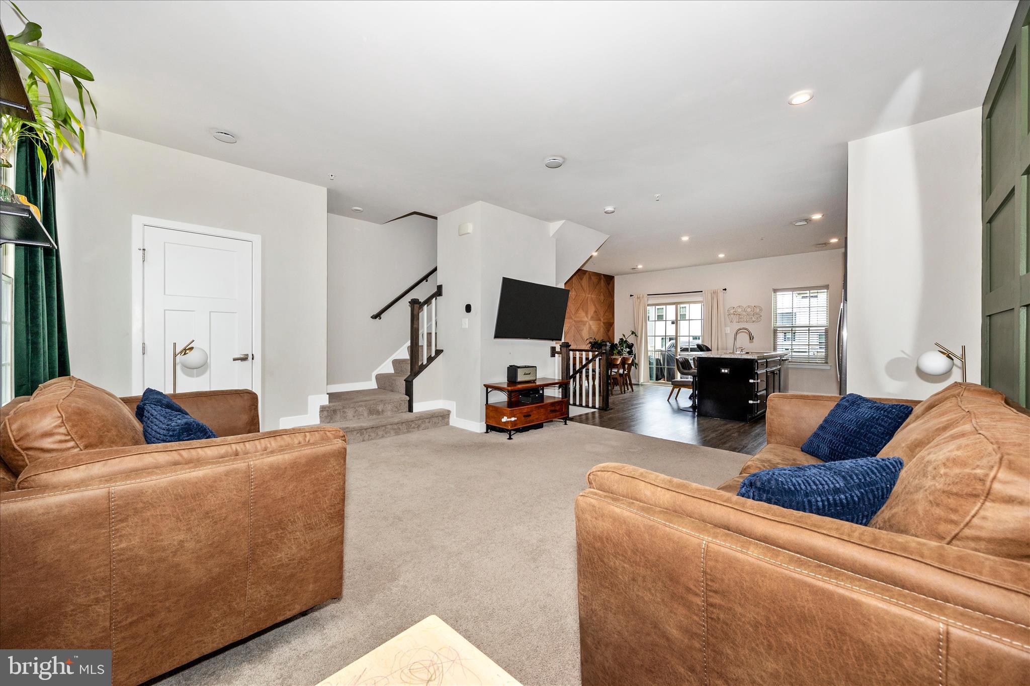 LAKE LINGANORE - Residential