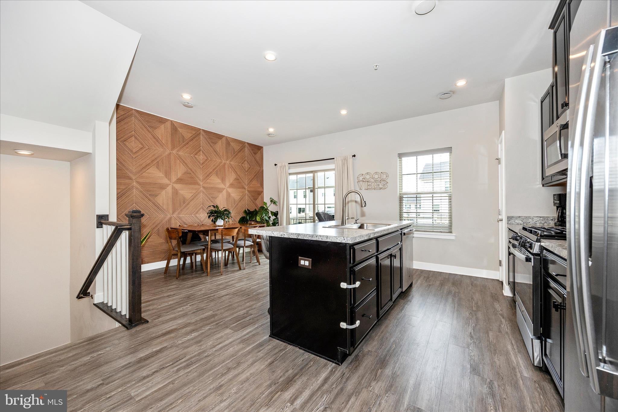 LAKE LINGANORE - Residential