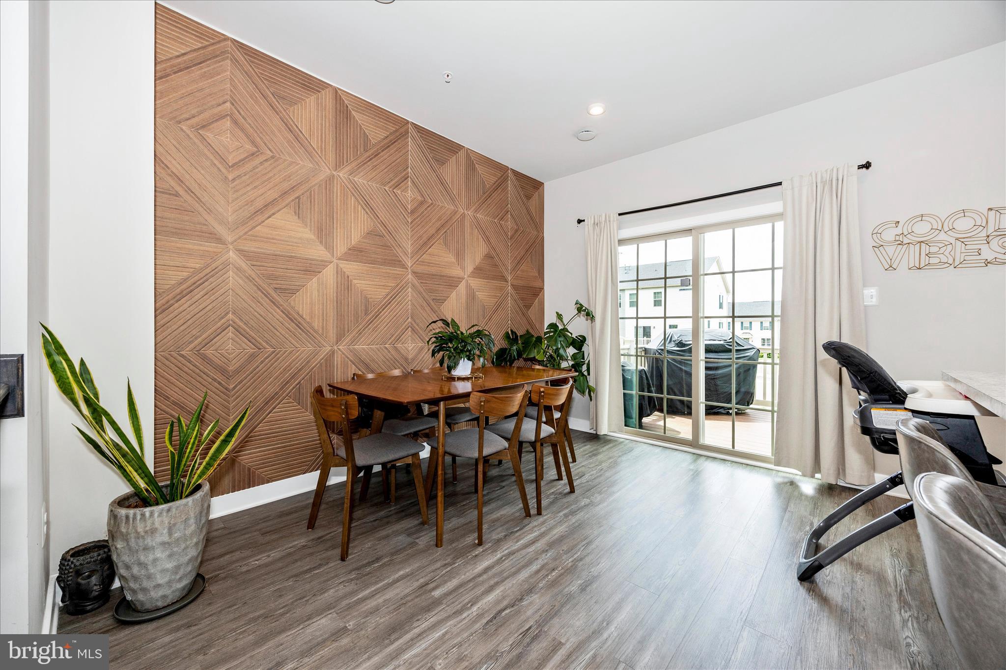LAKE LINGANORE - Residential