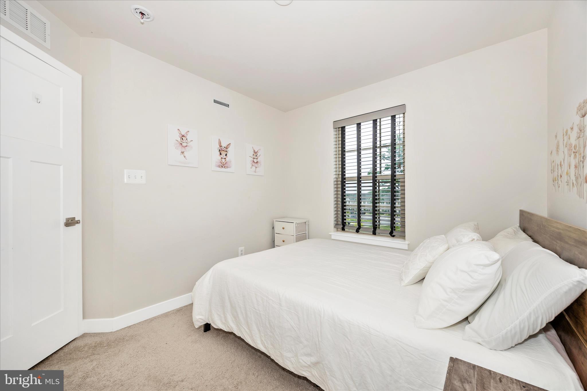 LAKE LINGANORE - Residential