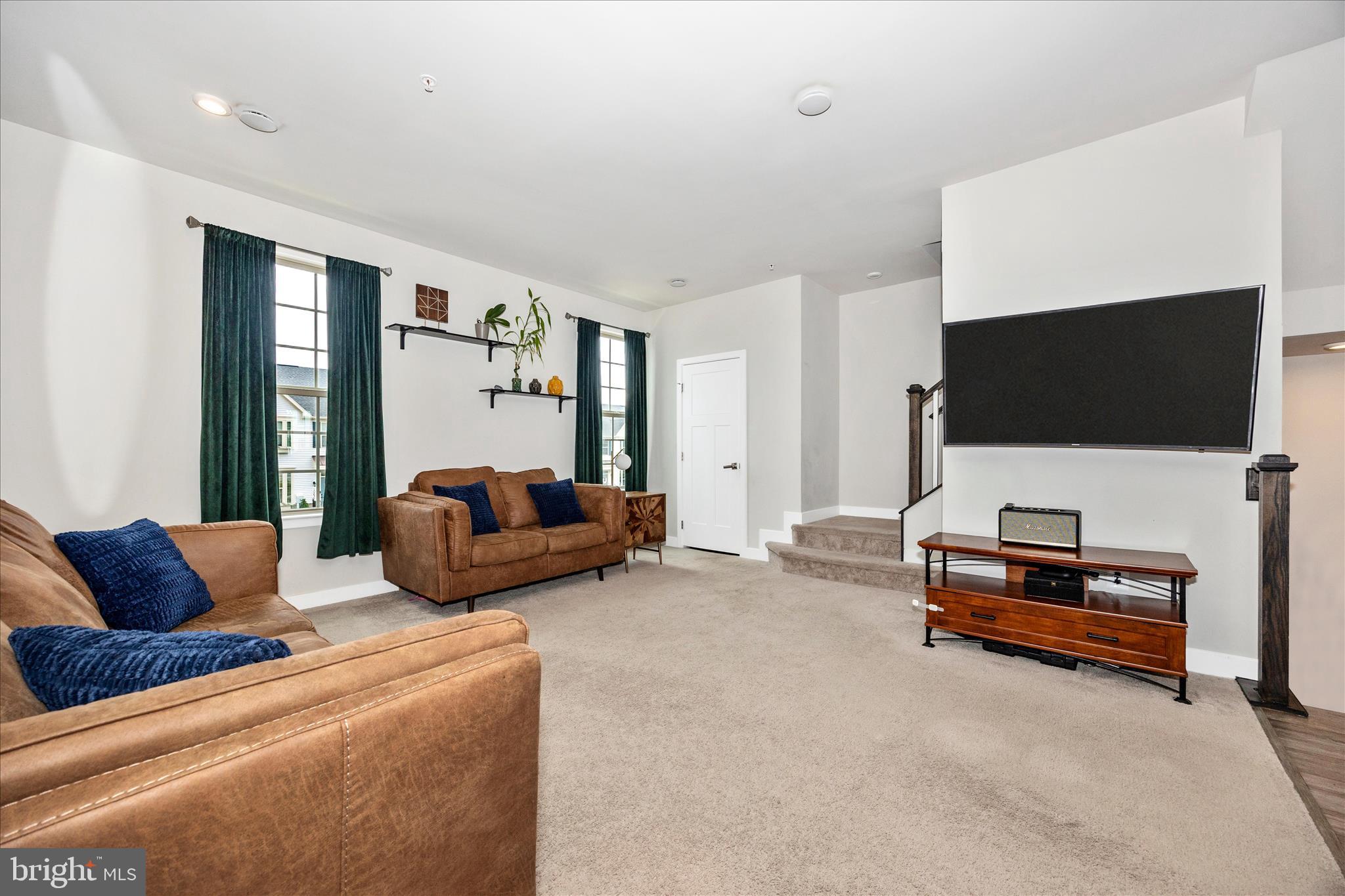 LAKE LINGANORE - Residential