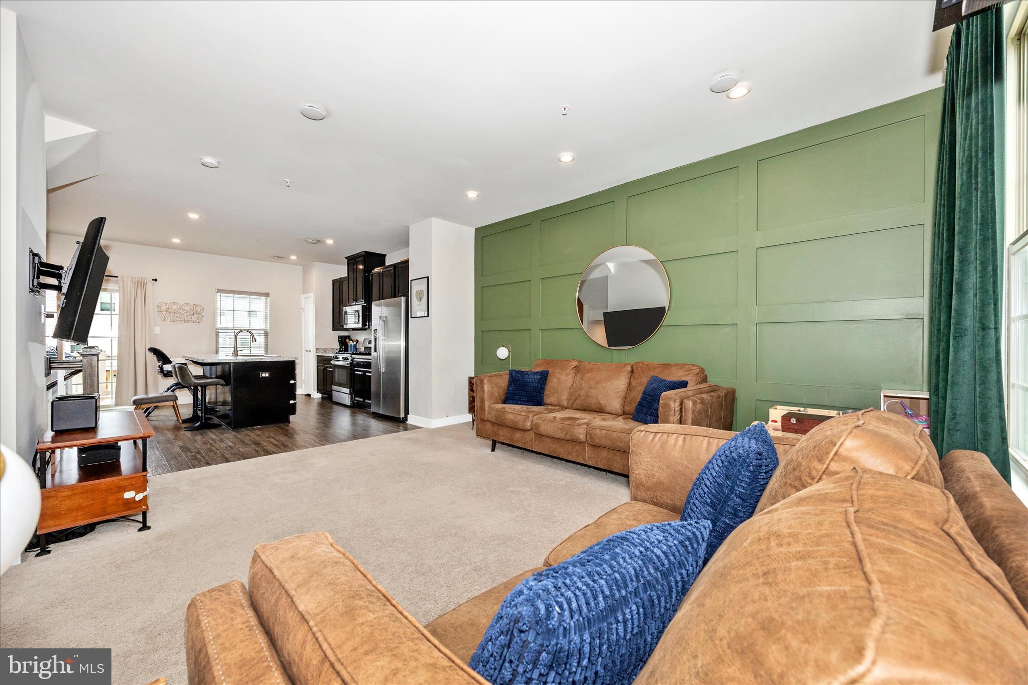 LAKE LINGANORE - Residential