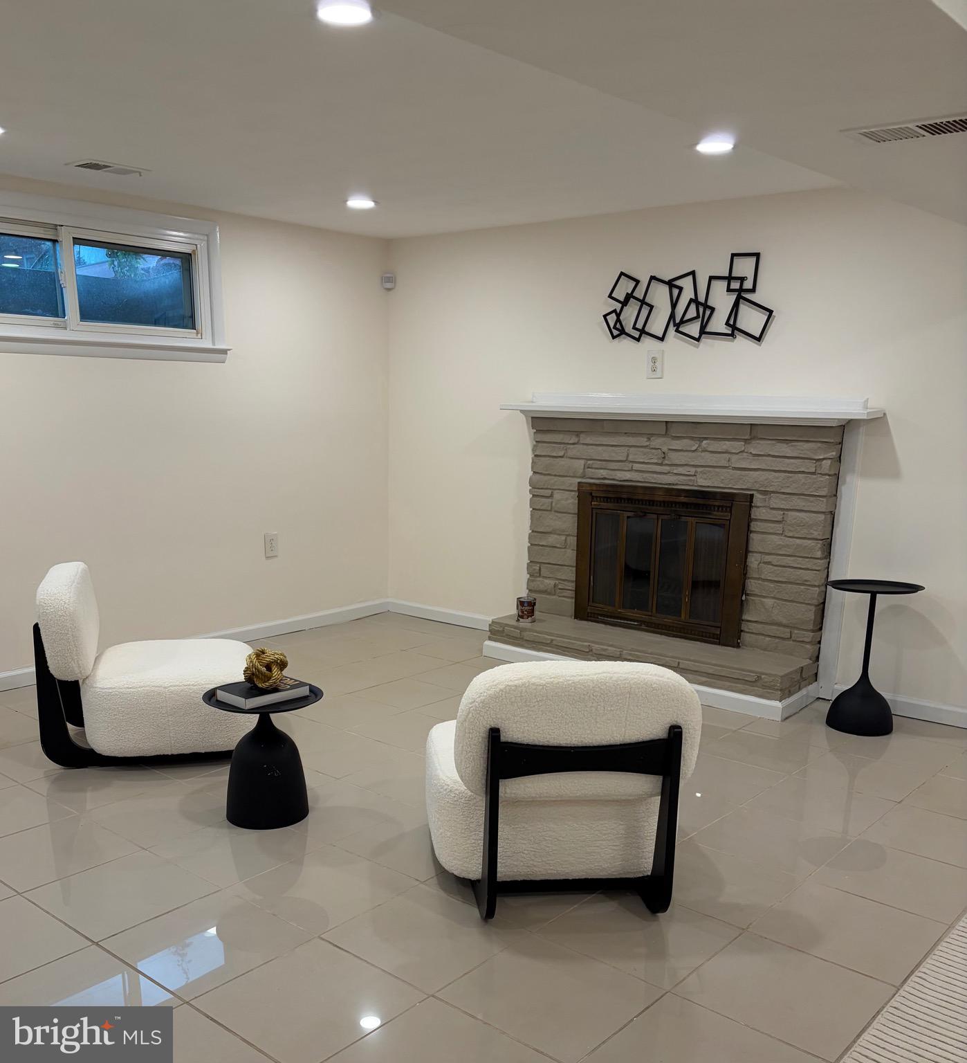 WOODBERRY FOREST - Residential
