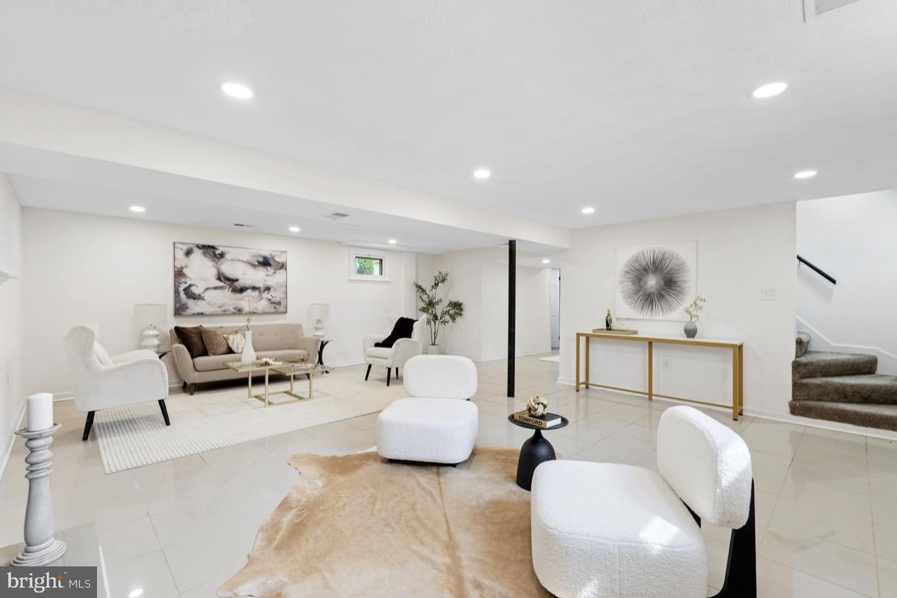 WOODBERRY FOREST - Residential