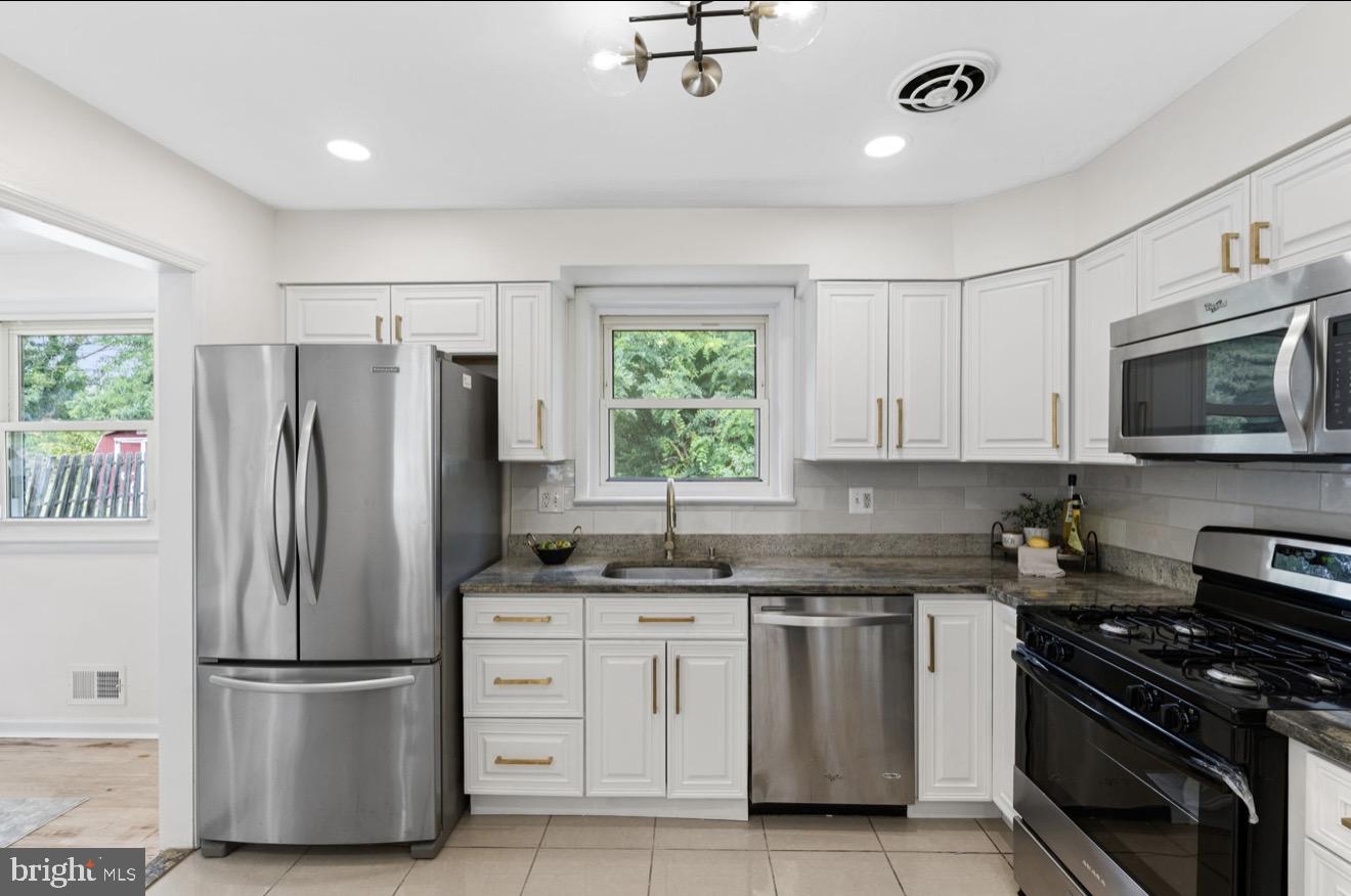 WOODBERRY FOREST - Residential