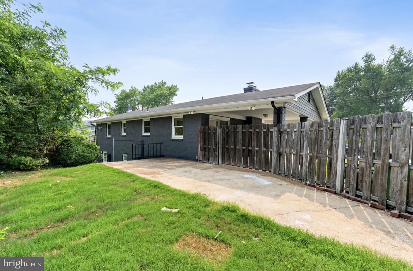 WOODBERRY FOREST - Residential