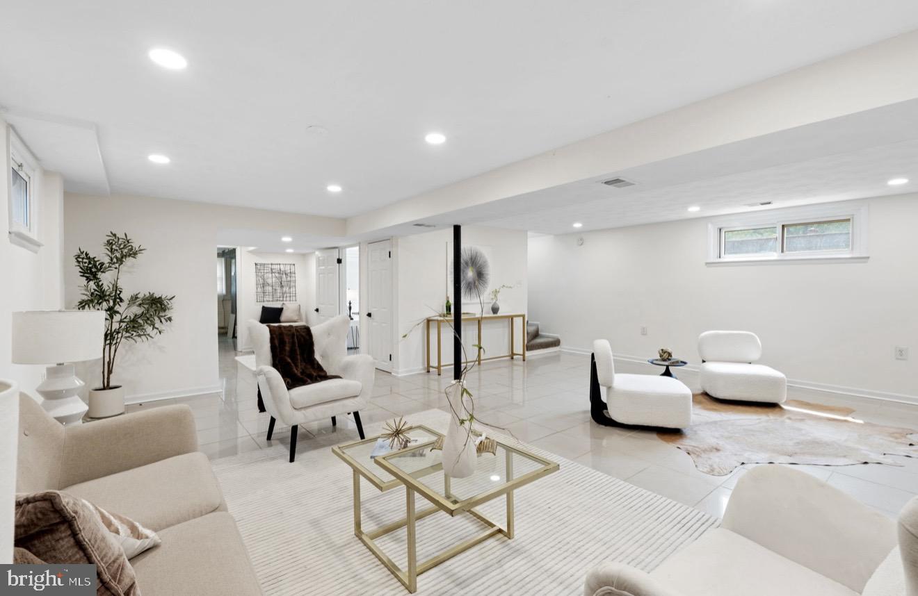 WOODBERRY FOREST - Residential