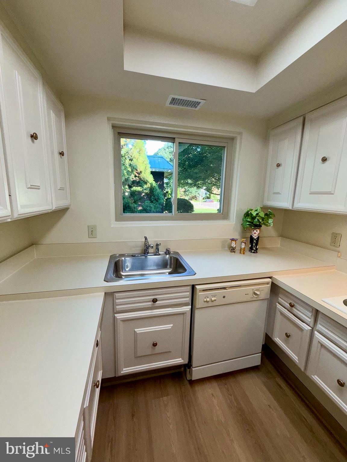 LEISURE WORLD - Residential