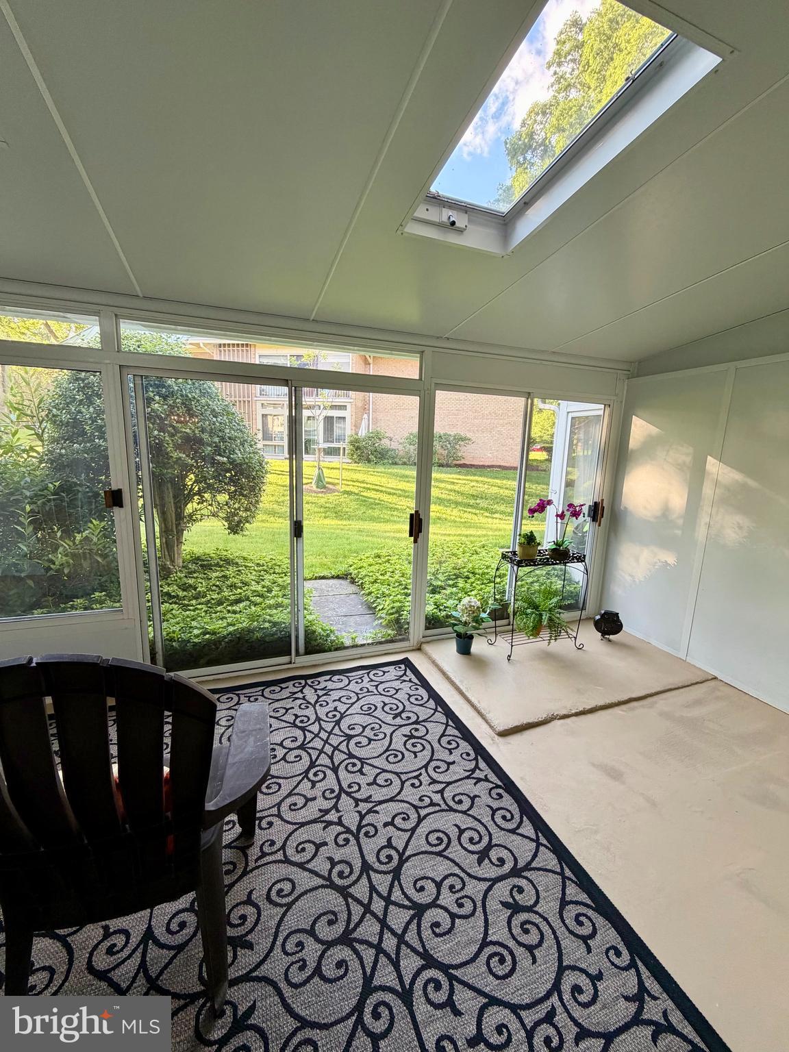 LEISURE WORLD - Residential