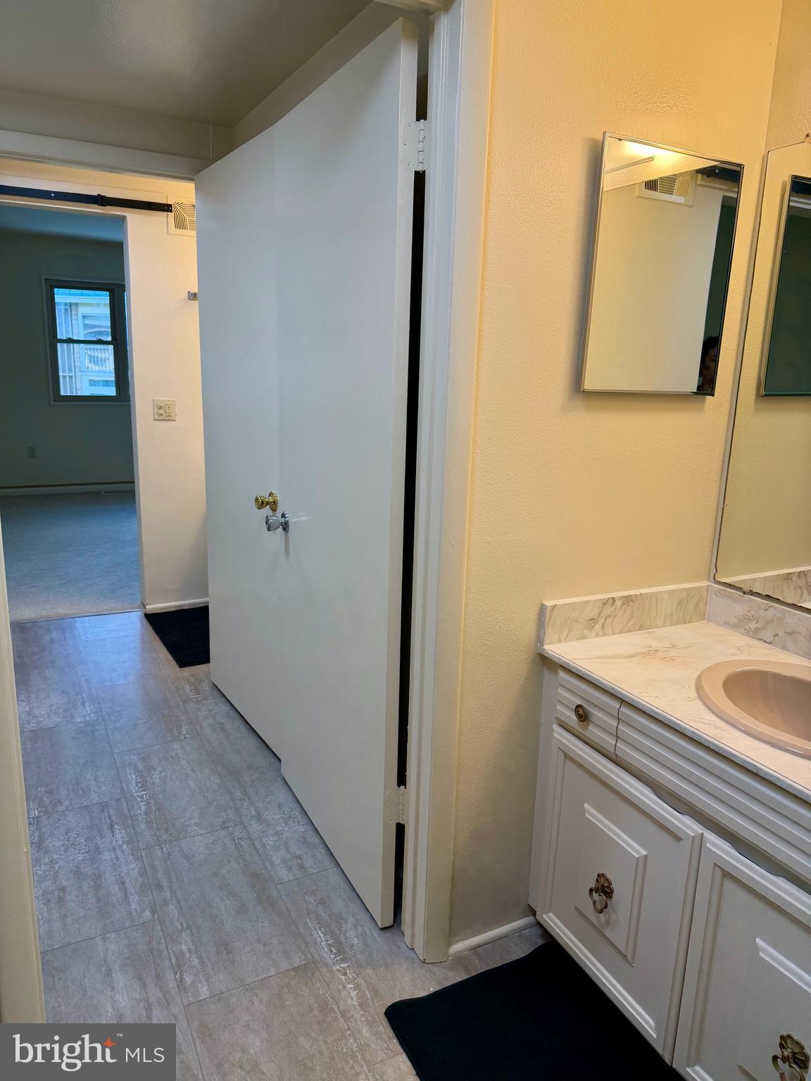 LEISURE WORLD - Residential