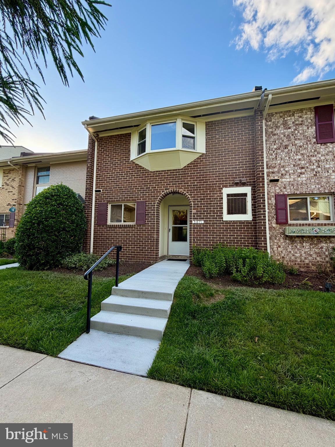 LEISURE WORLD - Residential