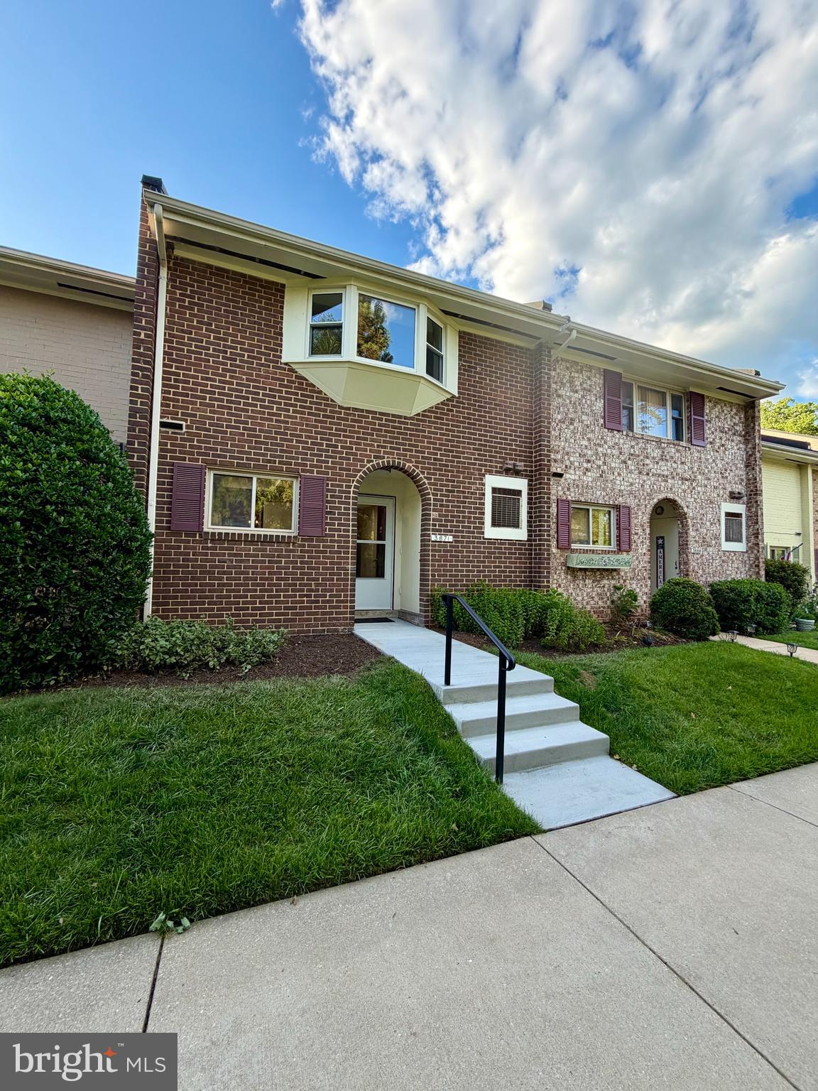 LEISURE WORLD - Residential
