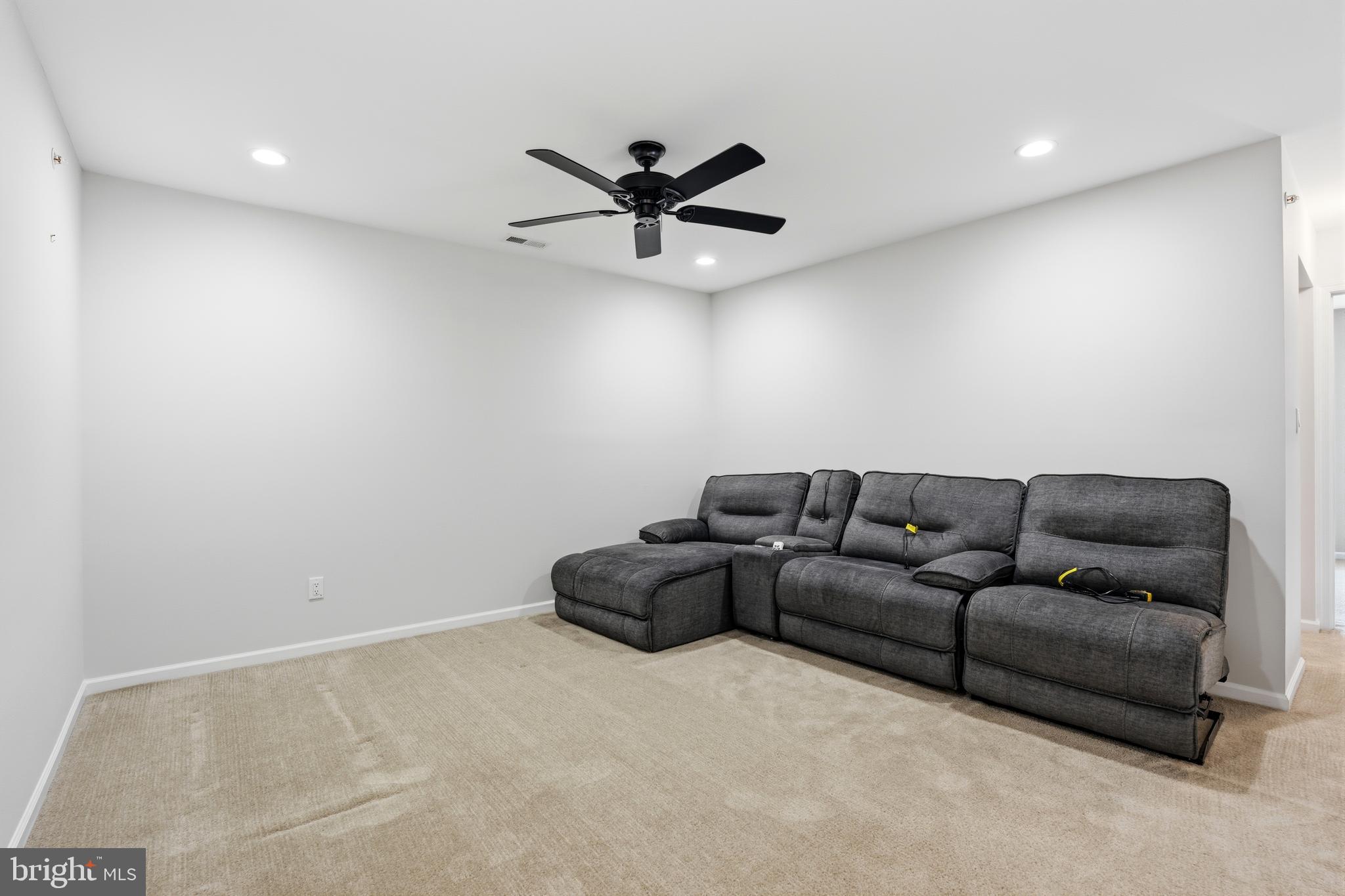 REGENCY AT HILLTOWN - Residential