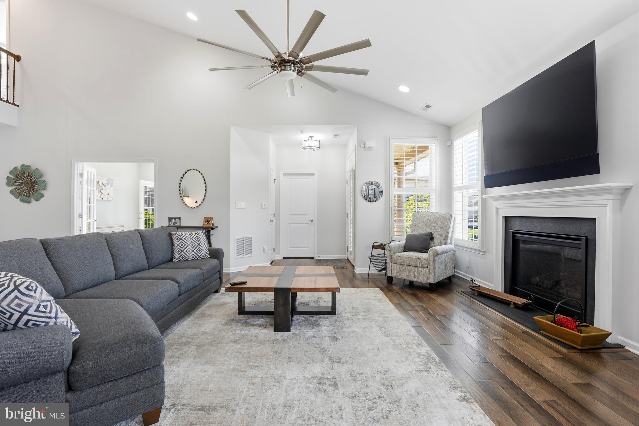 REGENCY AT HILLTOWN - Residential
