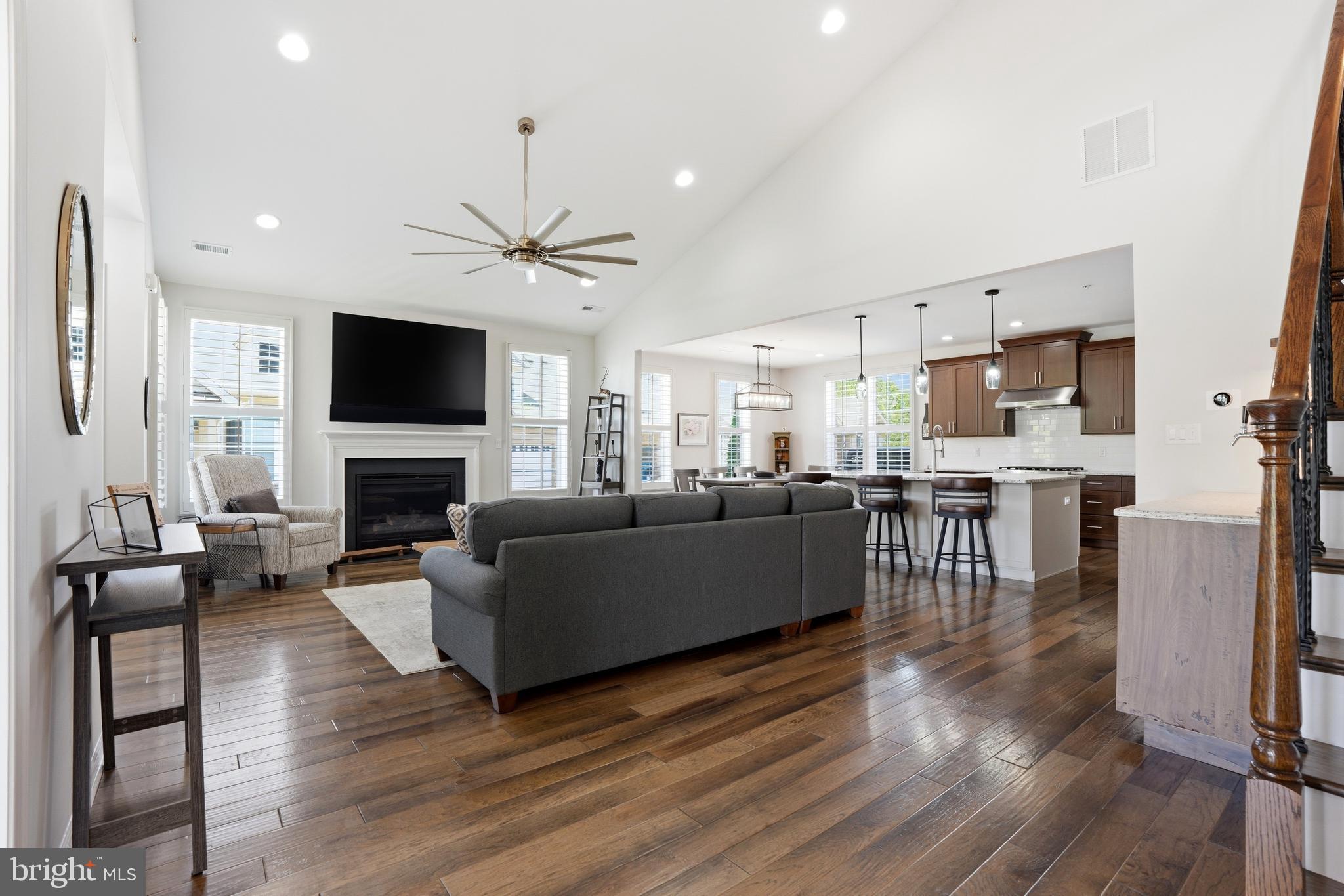 REGENCY AT HILLTOWN - Residential