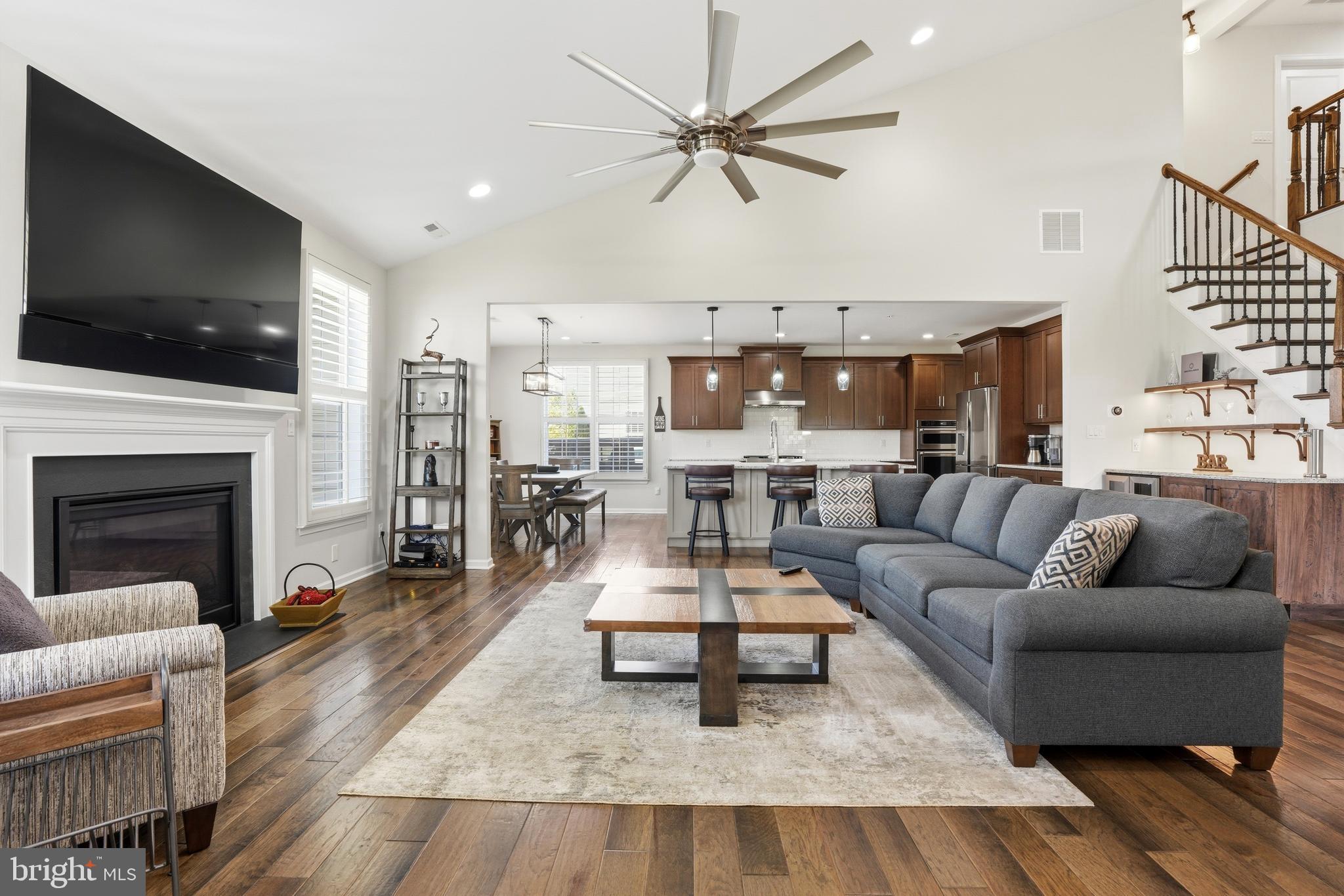 REGENCY AT HILLTOWN - Residential