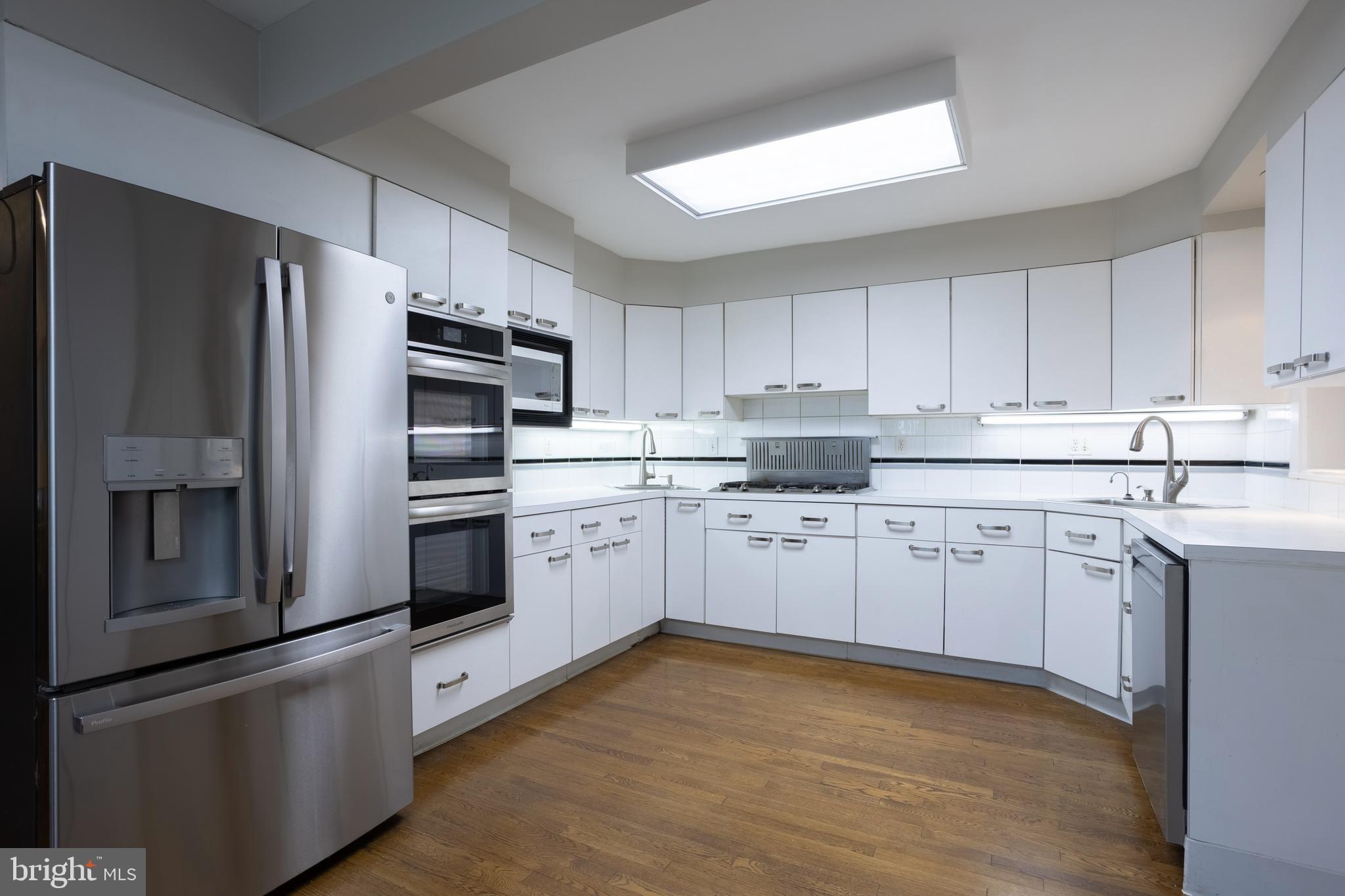 GREENSPRING MANOR - Residential