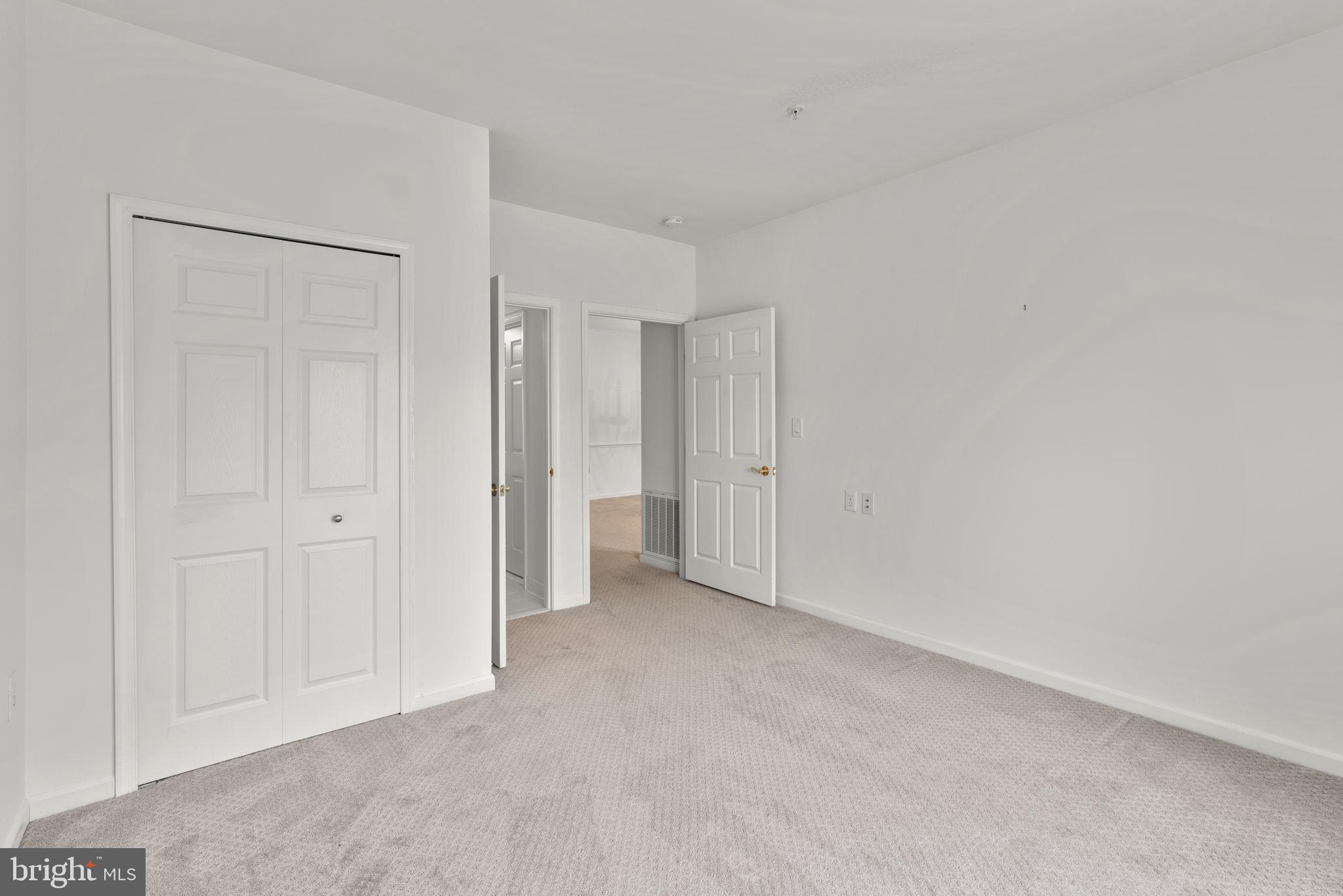 COURTYARDS AT WAVERLY WOODS EAST - Residential