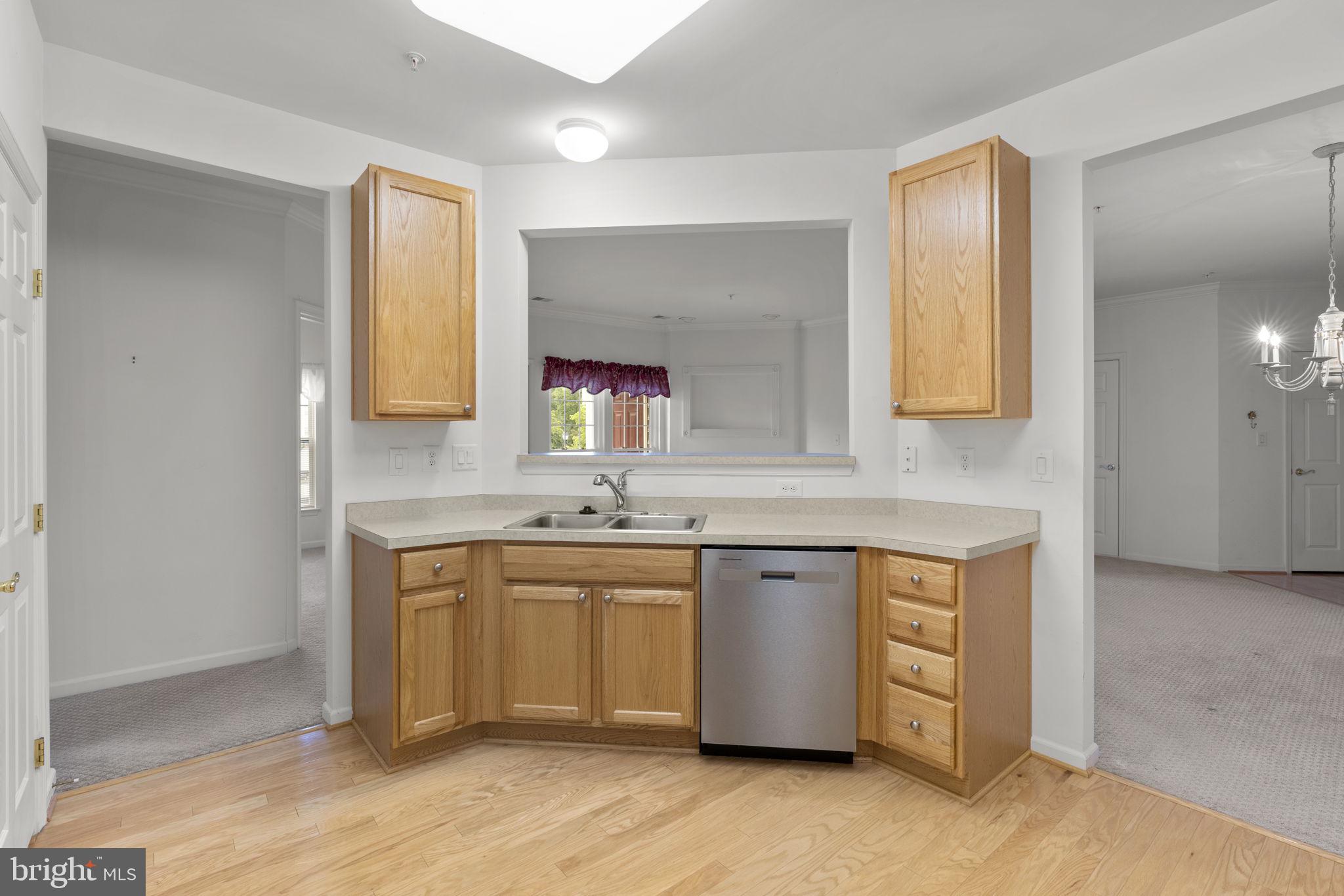 COURTYARDS AT WAVERLY WOODS EAST - Residential