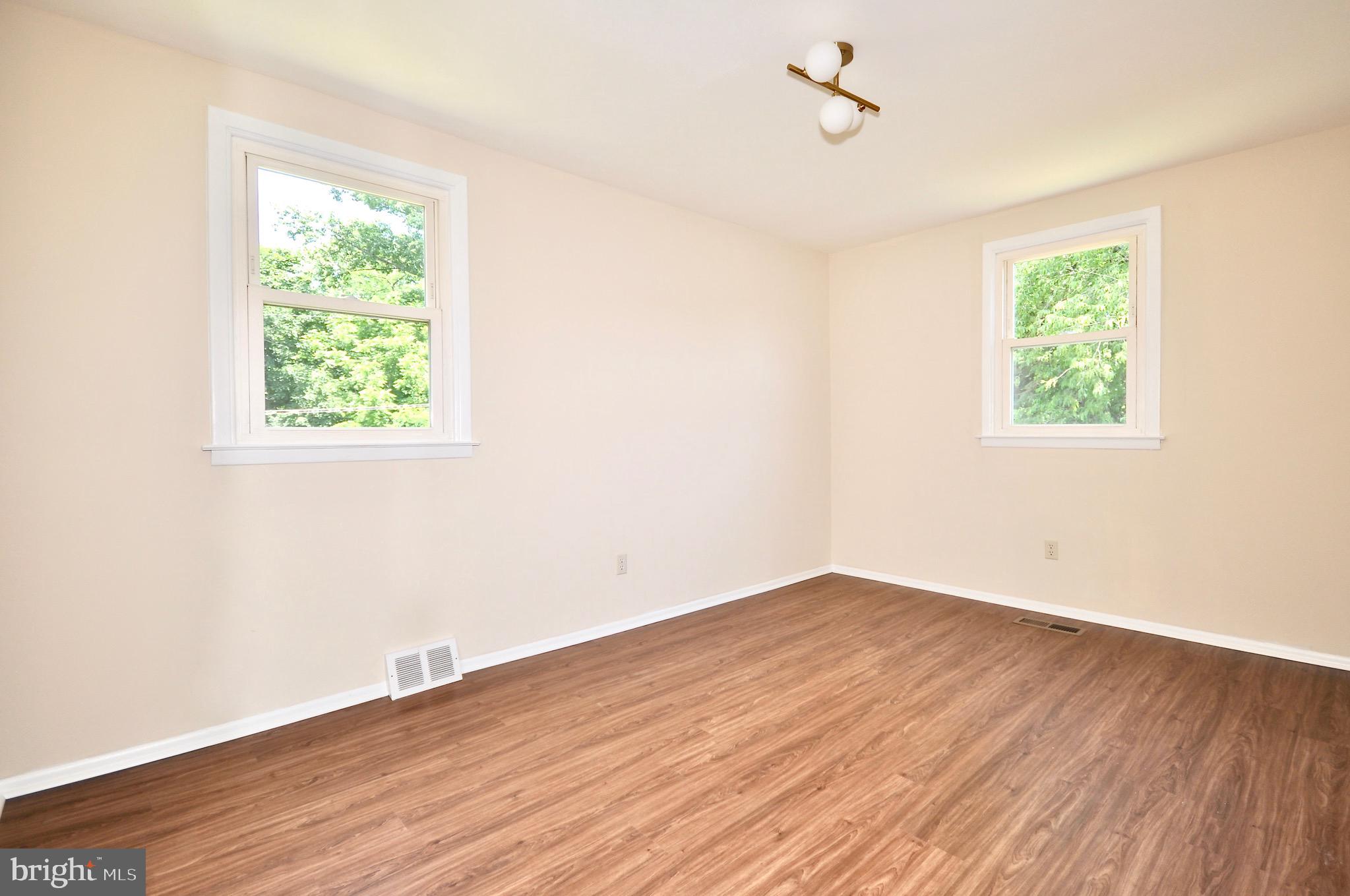 SOMERTON - Residential