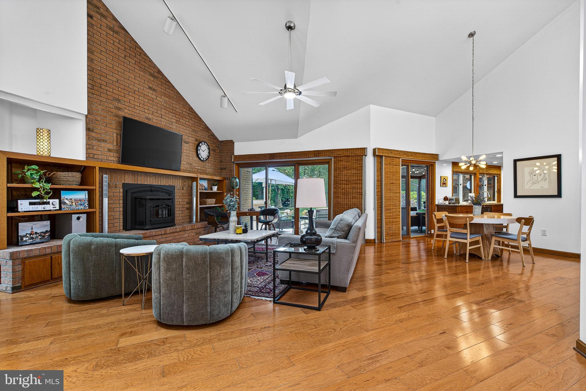 TODD LAKES - Residential
