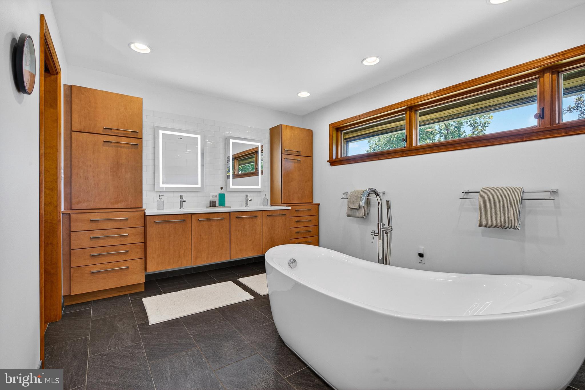 TODD LAKES - Residential