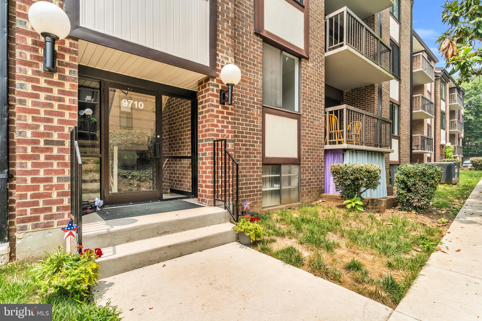 HAWTHORNE VILLAGE - Residential