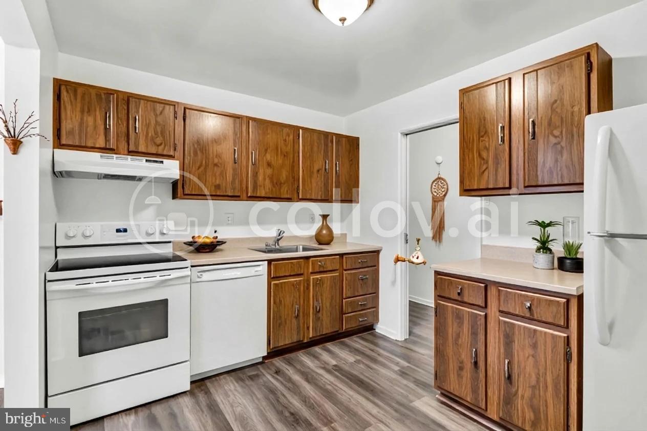 HAWTHORNE VILLAGE - Residential