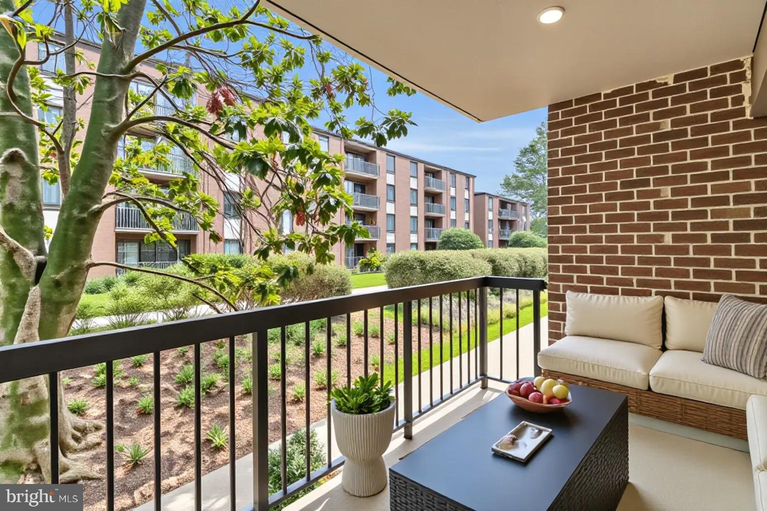 HAWTHORNE VILLAGE - Residential