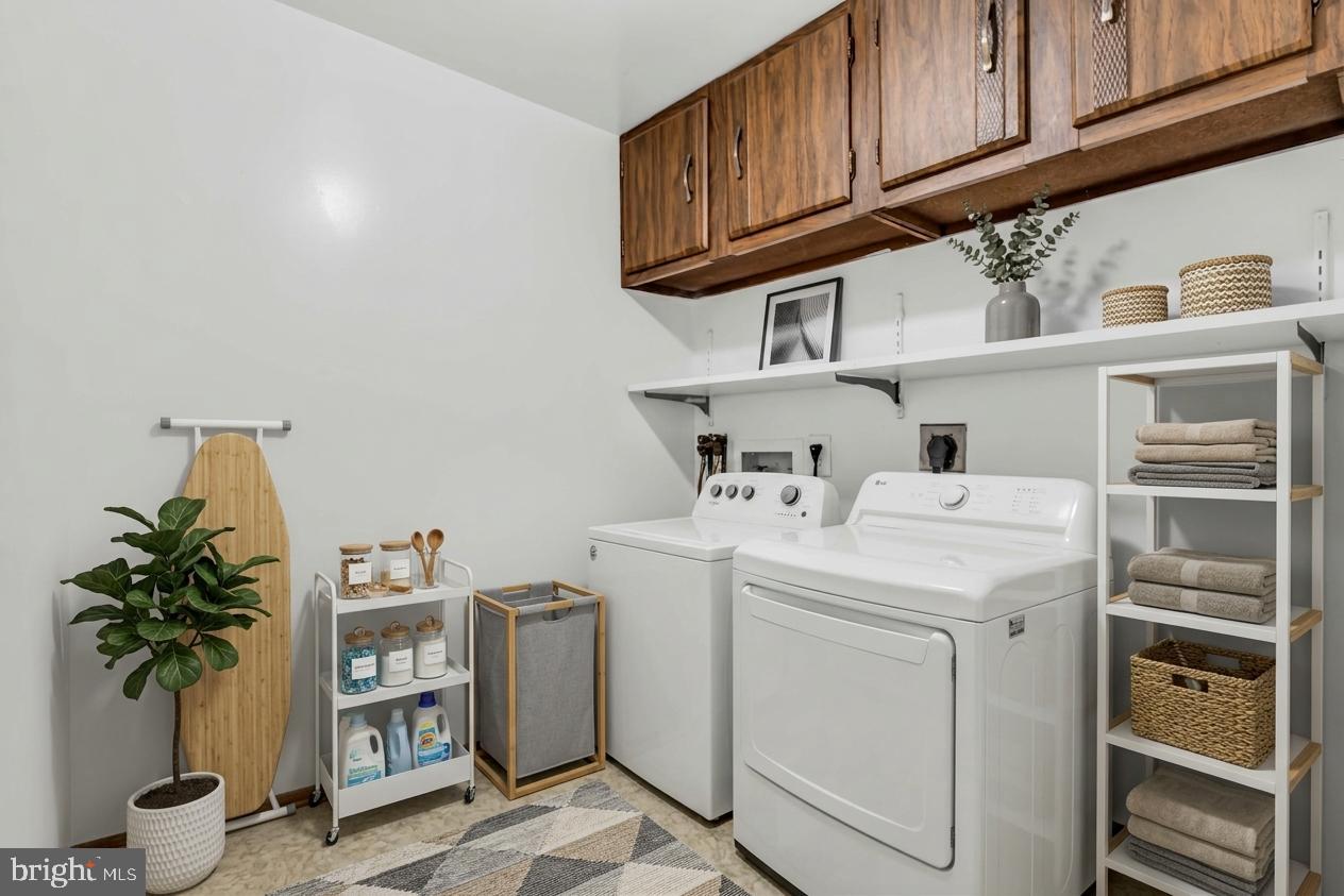 HAWTHORNE VILLAGE - Residential