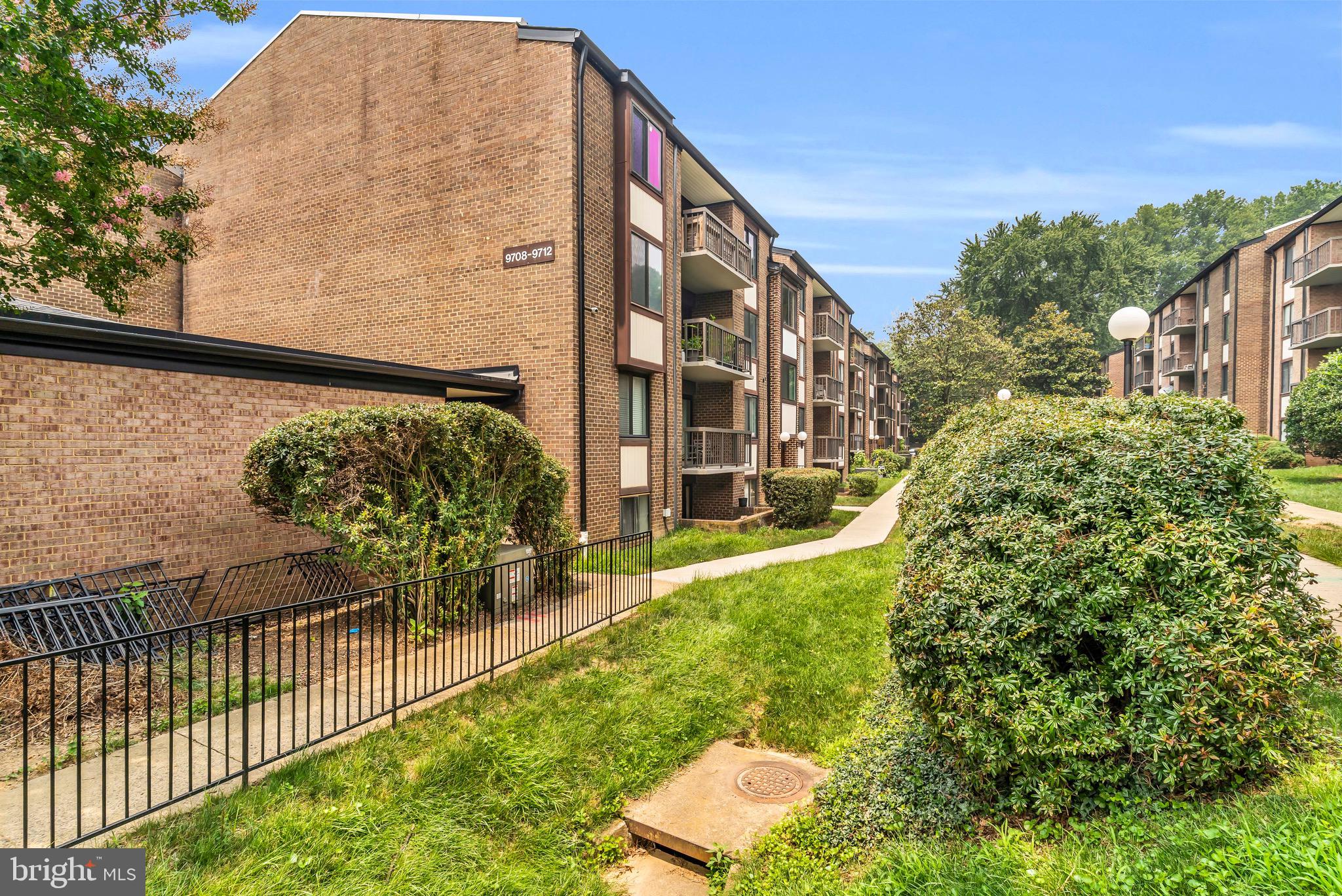 HAWTHORNE VILLAGE - Residential
