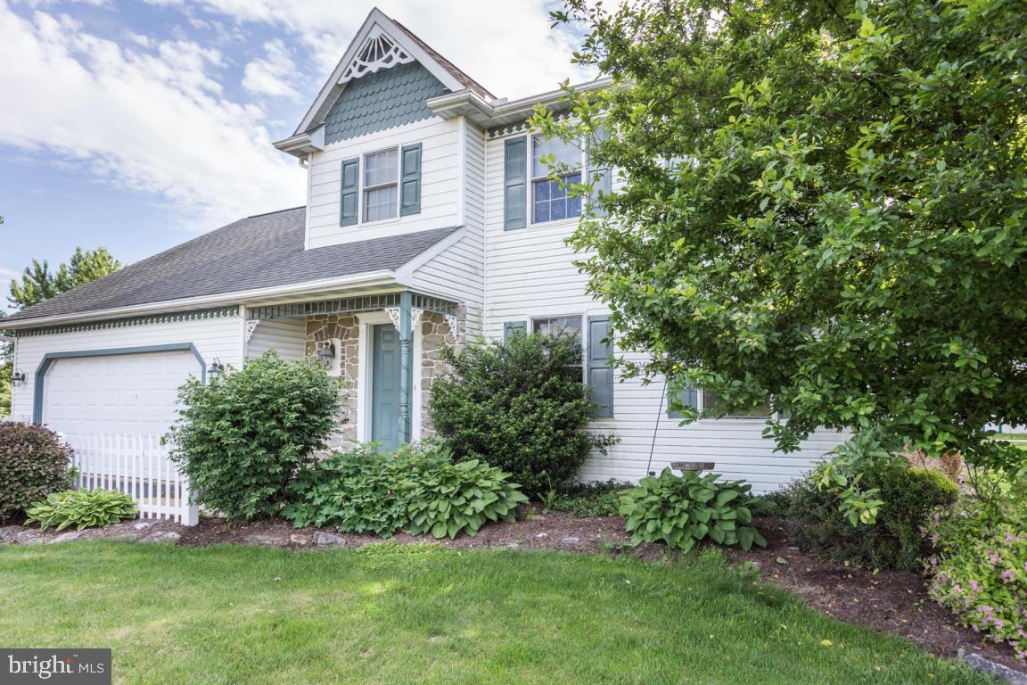 Nice 4 bedroom Victorian home on over half acre property backing up to farmland. Open floor plan on the main level, country living yet still close to all amenities. Attractive rear covered deck and the backyard features a half court basketball court. Great entertainment location.