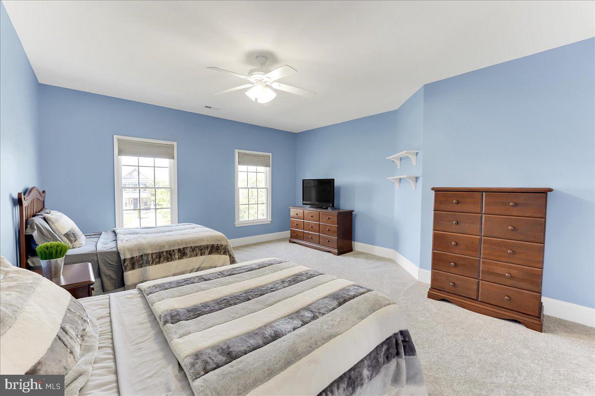 RIVERCREST - Residential