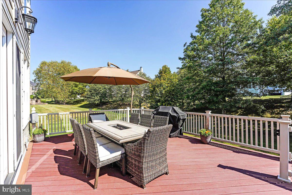 RIVERCREST - Residential