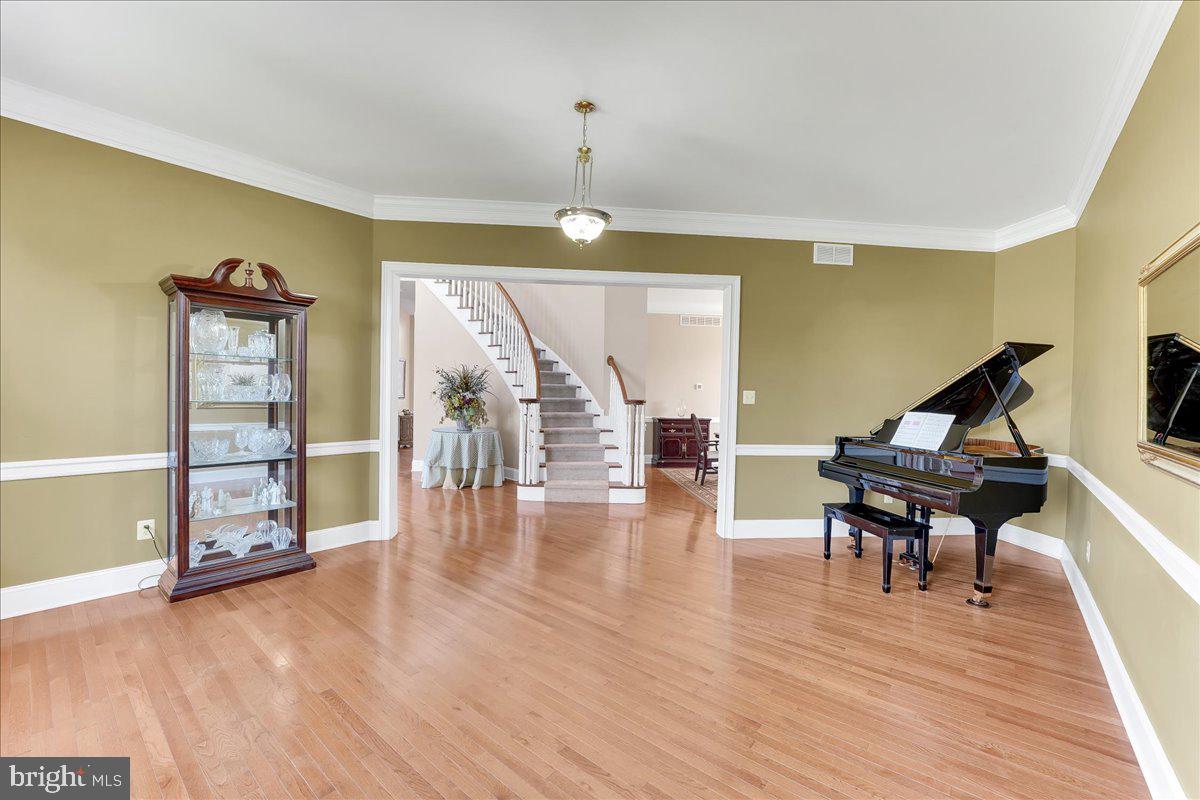 RIVERCREST - Residential